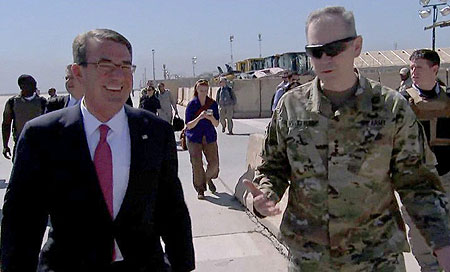 Carter llega a Irak por sorpresa para evaluar la ofensiva en Mosul